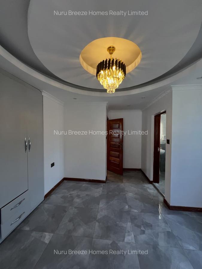 6 Bed House with En Suite in Runda - 17