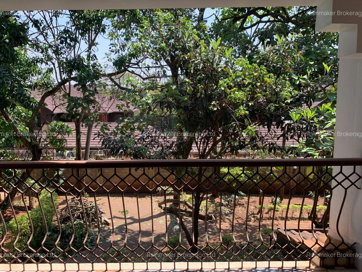 5 Bed Townhouse with En Suite in Runda - 10