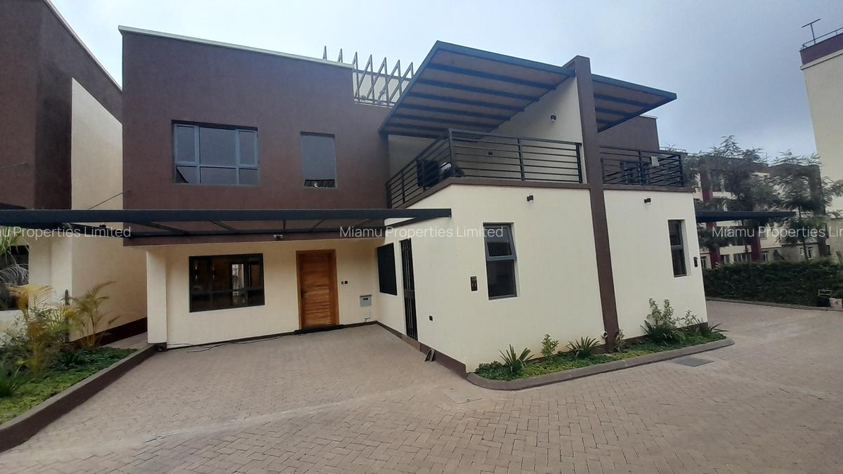 4 Bed Townhouse with En Suite at Banana Road - 2