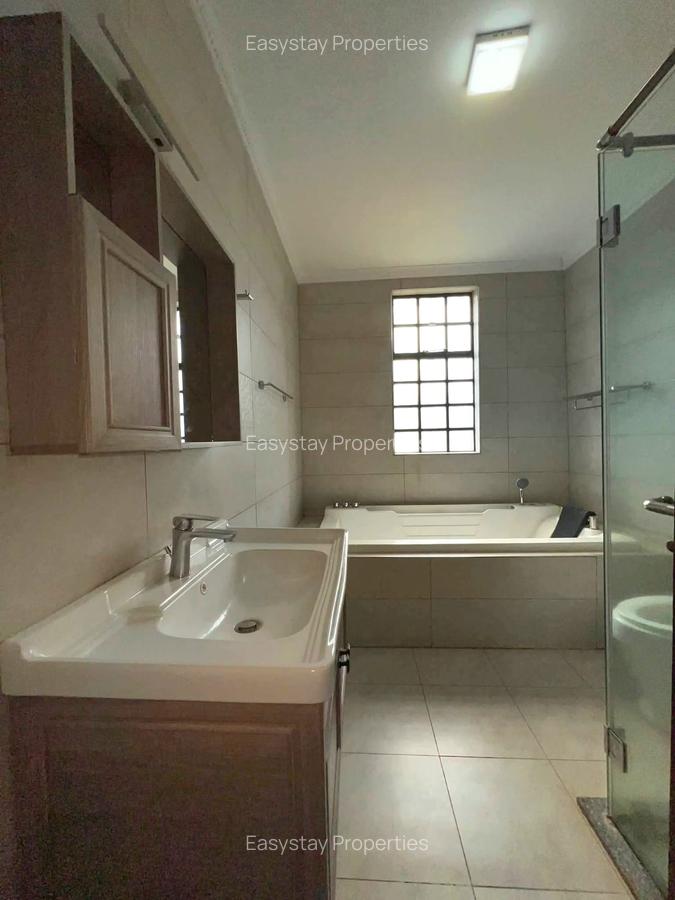 4 Bed Townhouse with En Suite in Kitisuru - 5