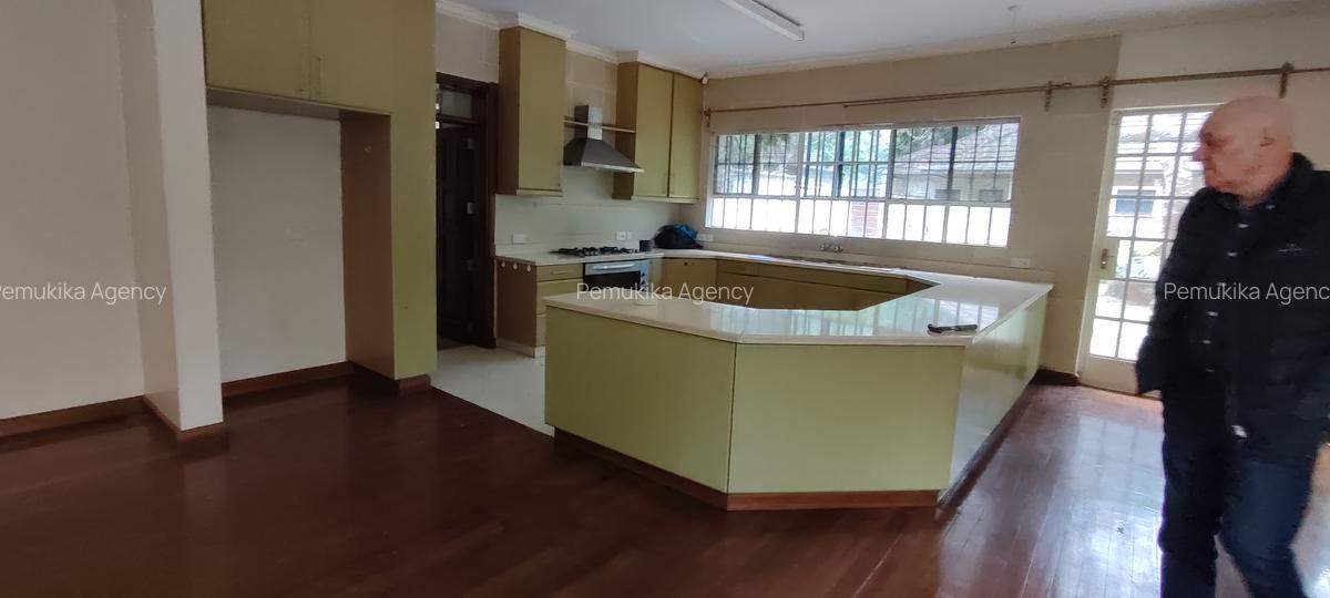 3 Bed House with En Suite at Windyridge - 18