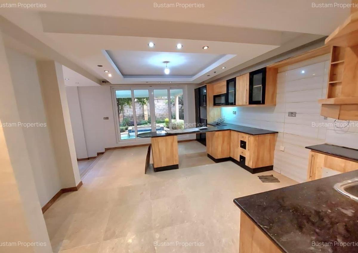 5 Bed Townhouse with En Suite in Lavington - 5