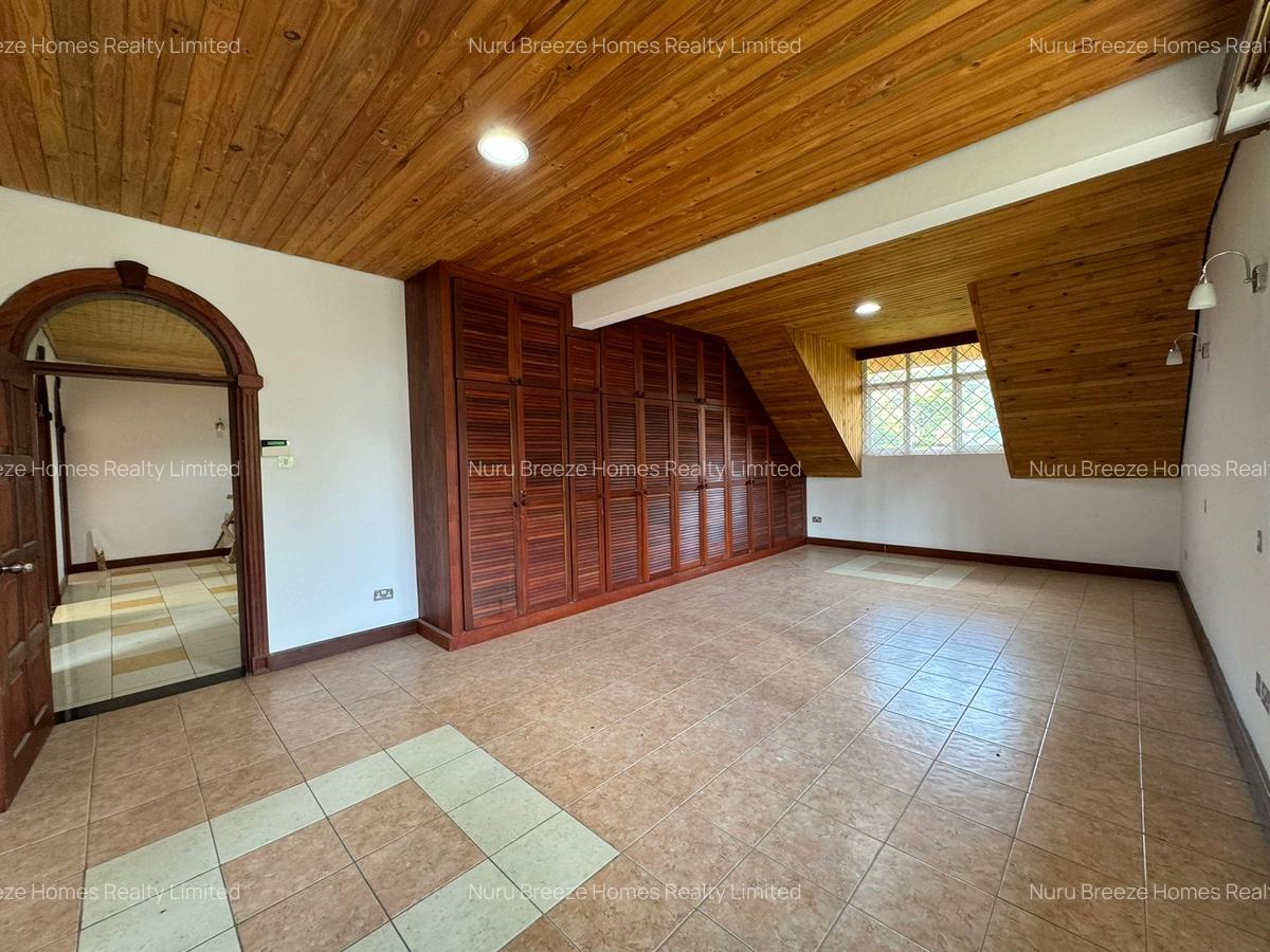 5 Bed Townhouse with En Suite in Rosslyn - 12