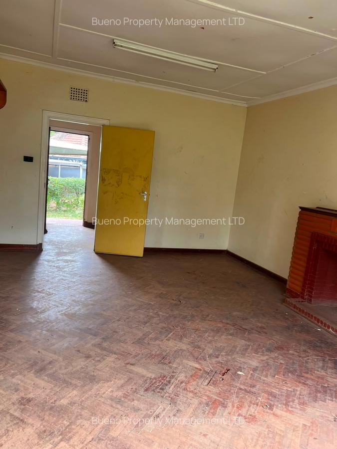 5 Bed House in Lavington - 3