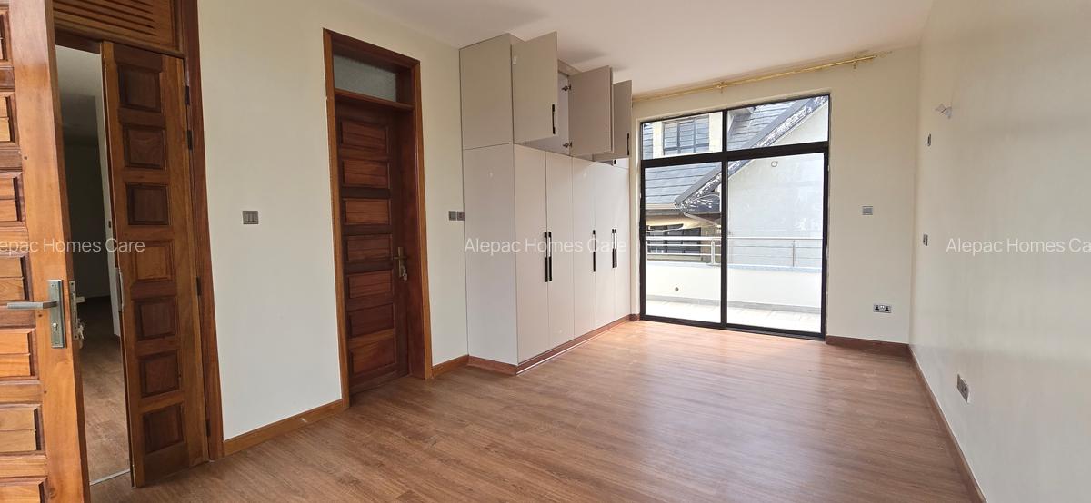 4 Bed Townhouse with En Suite at Kamakis - 10