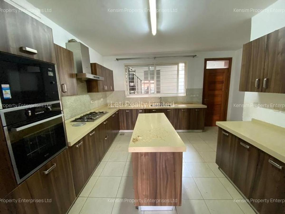 5 Bed Townhouse with En Suite in Lavington - 7