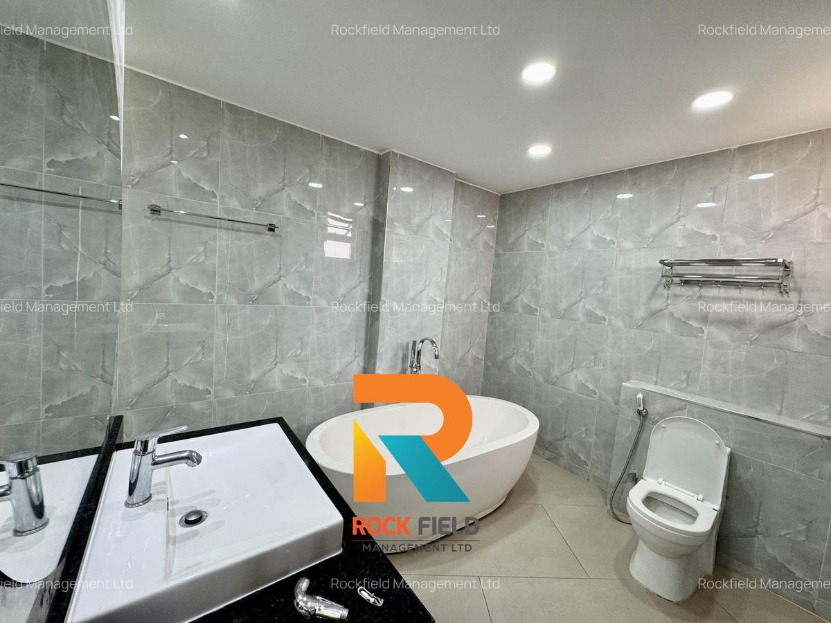 4 Bed Apartment with En Suite in General Mathenge - 16