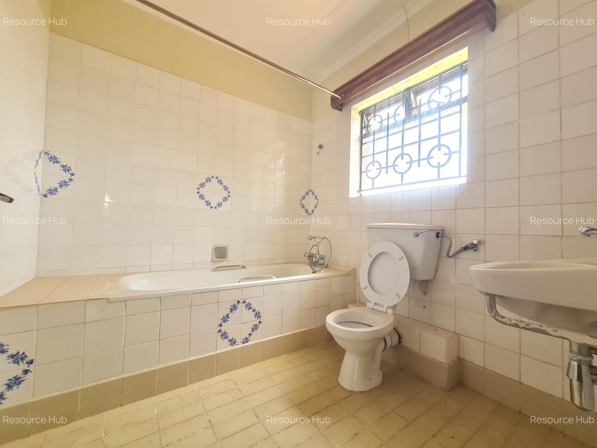 5 Bed House with En Suite at Nyari - 3