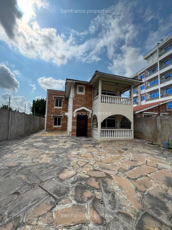 4 Bed Villa with En Suite at Utange - 2