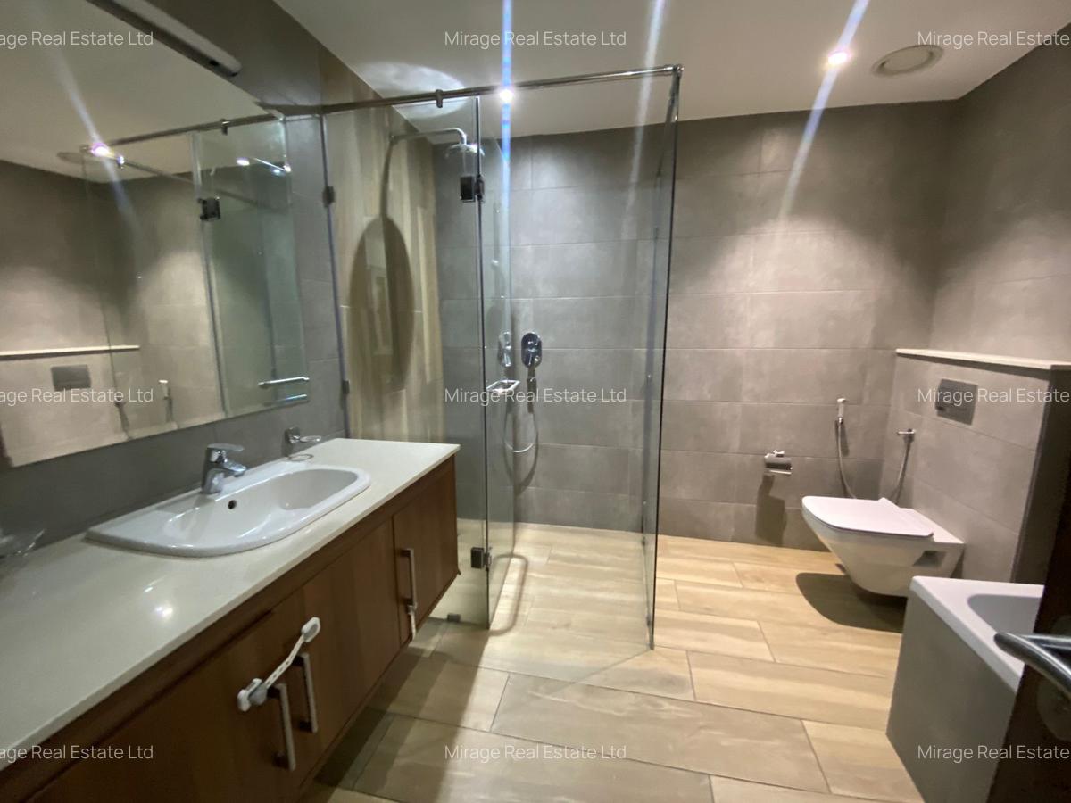 3 Bed Apartment with En Suite in Parklands - 14