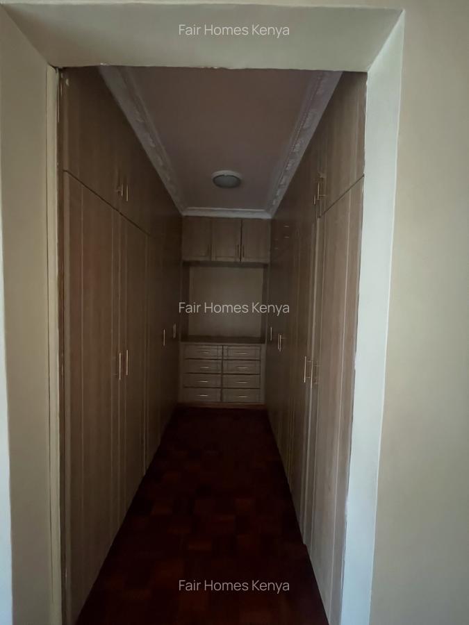 5 Bed Townhouse with En Suite at Lavington Green - 14