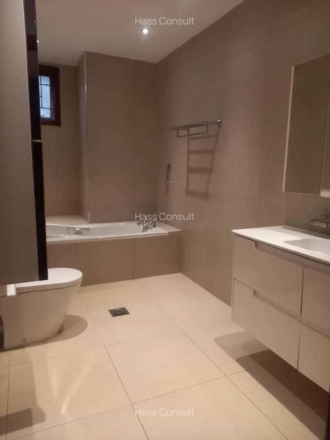 3 Bed Apartment with En Suite at Riverside Drive - 6