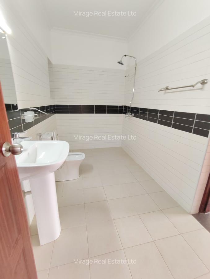 2 Bed Apartment with En Suite in Lavington - 2