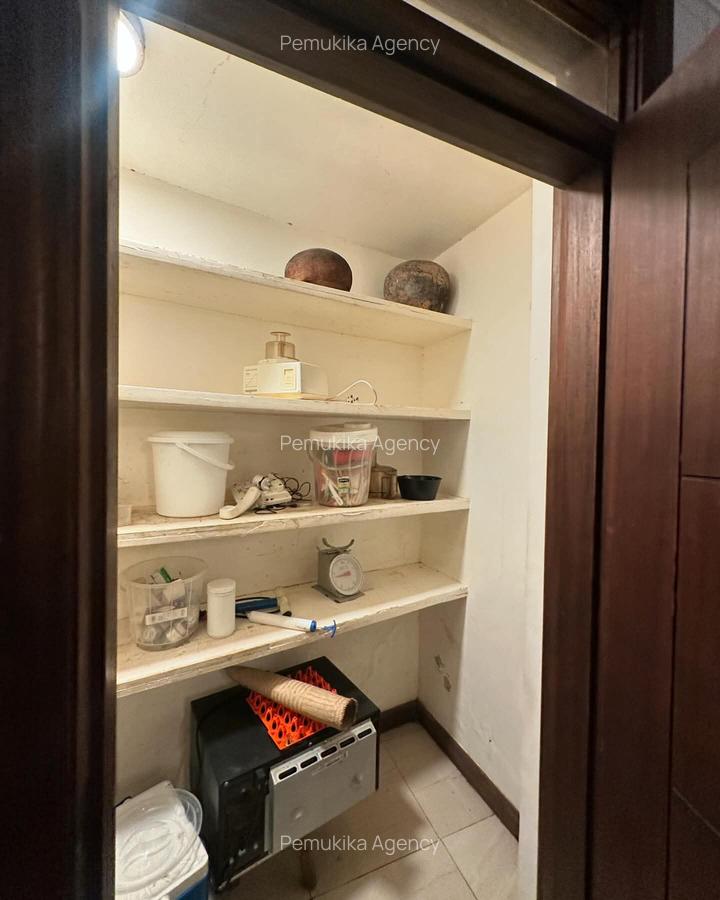 5 Bed Townhouse with En Suite in Lavington - 10