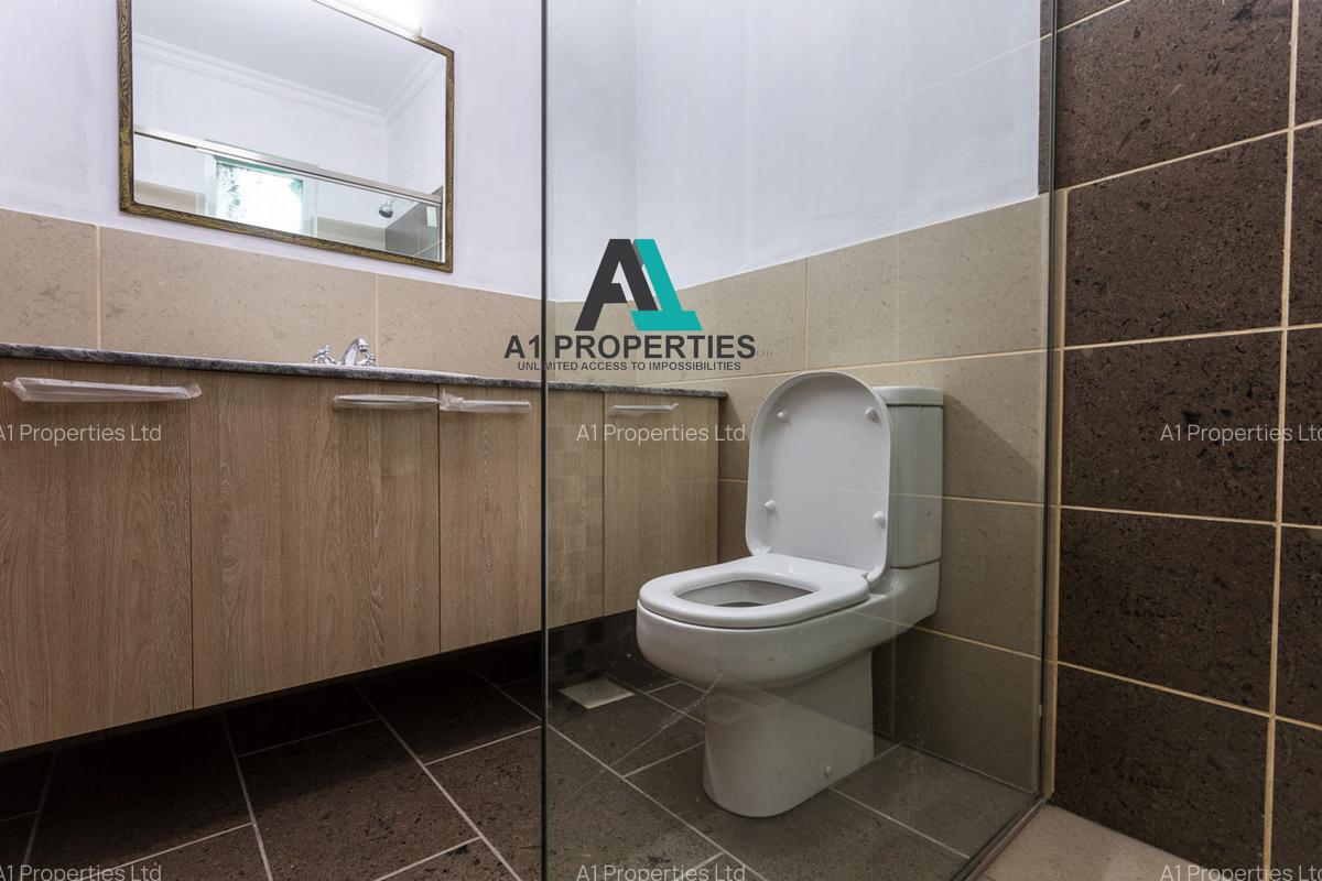 3 Bed Apartment with En Suite in Riverside - 17