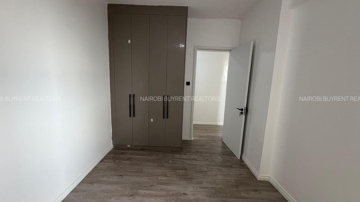 4 Bed Apartment with En Suite in Parklands - 10