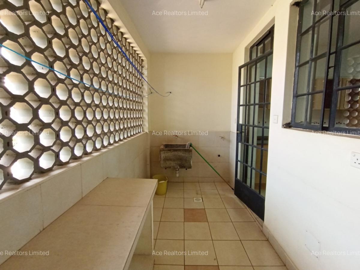 3 Bed Apartment with En Suite at Rhapta Road - 9