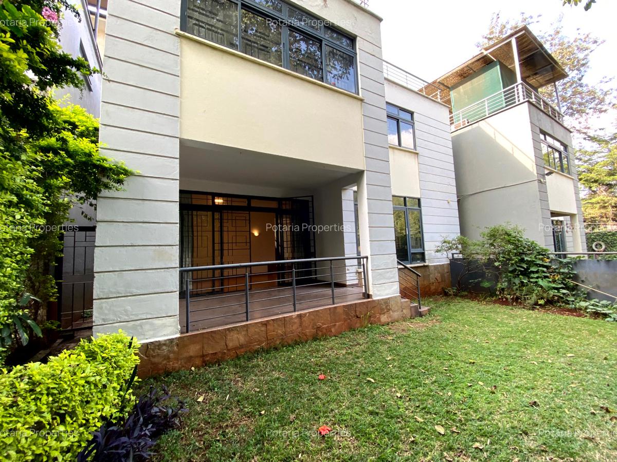 5 Bed Villa with En Suite in Spring Valley - 1