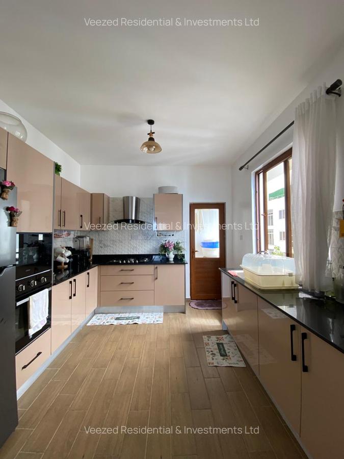 Furnished 2 Bed Apartment with En Suite in Nyali Area - 9