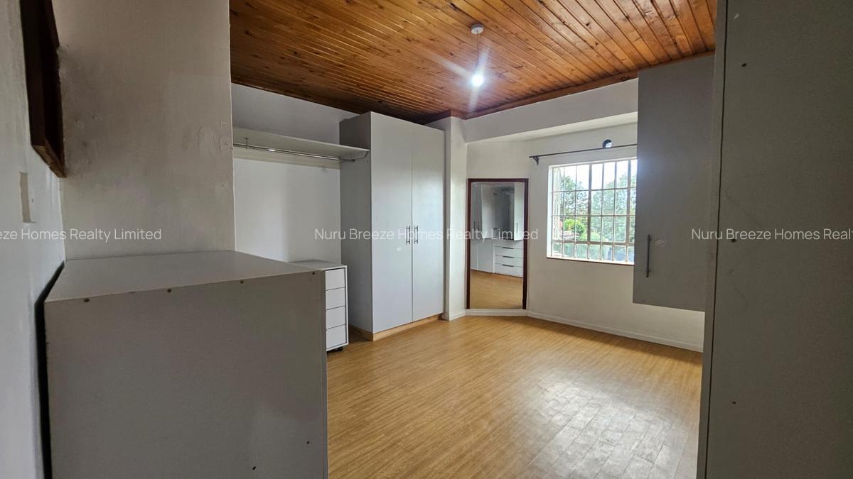 5 Bed House with En Suite in Runda - 19