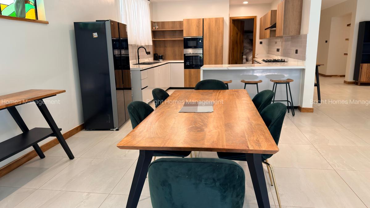 4 Bed Apartment with En Suite in Spring Valley - 9