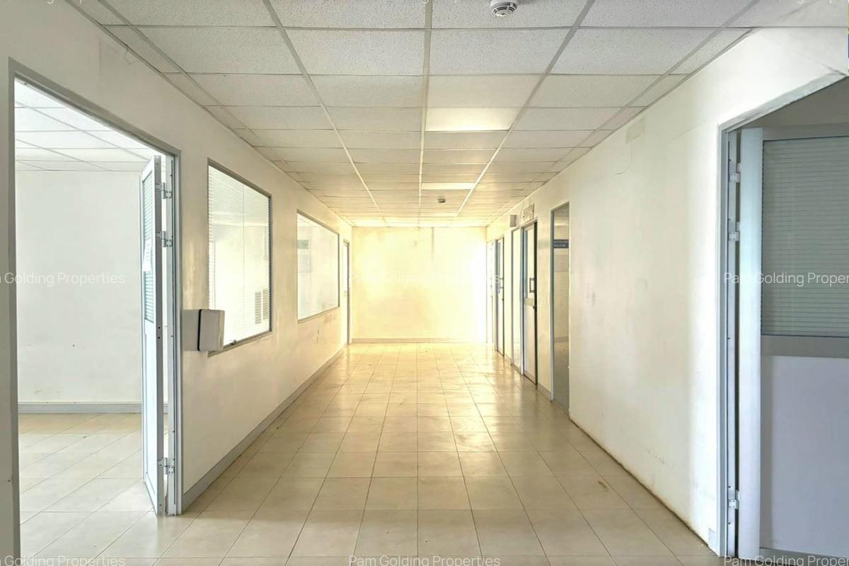 Office with Lift in Parklands - 13