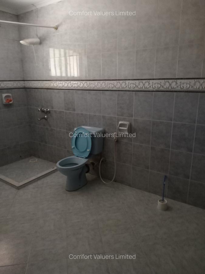 5 Bed Villa with En Suite at Lavington Green - 13
