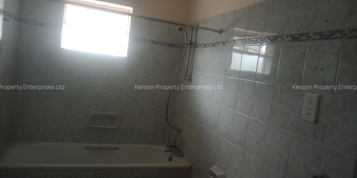 4 Bed Townhouse with En Suite in Lavington - 10