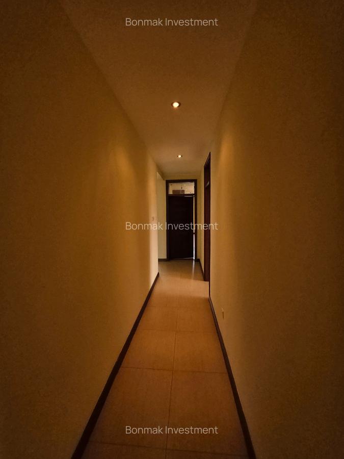 3 Bed Apartment with En Suite at Riverside Drive - 20