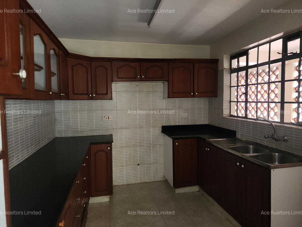 3 Bed Apartment with En Suite at Kileleshwa - 5