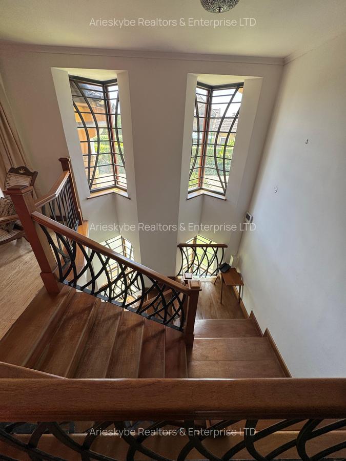 5 Bed Villa with En Suite in Runda - 6