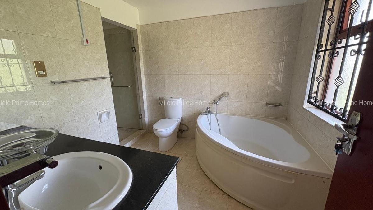 5 Bed Villa with En Suite at Mimosa - 14