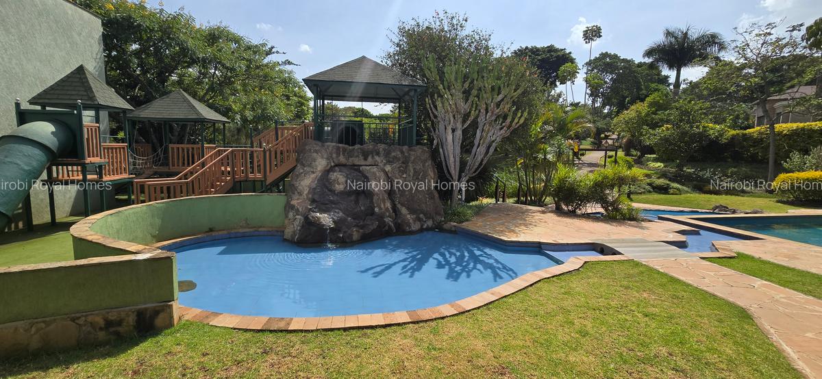 5 Bed House with En Suite at Magnolia Close - 11
