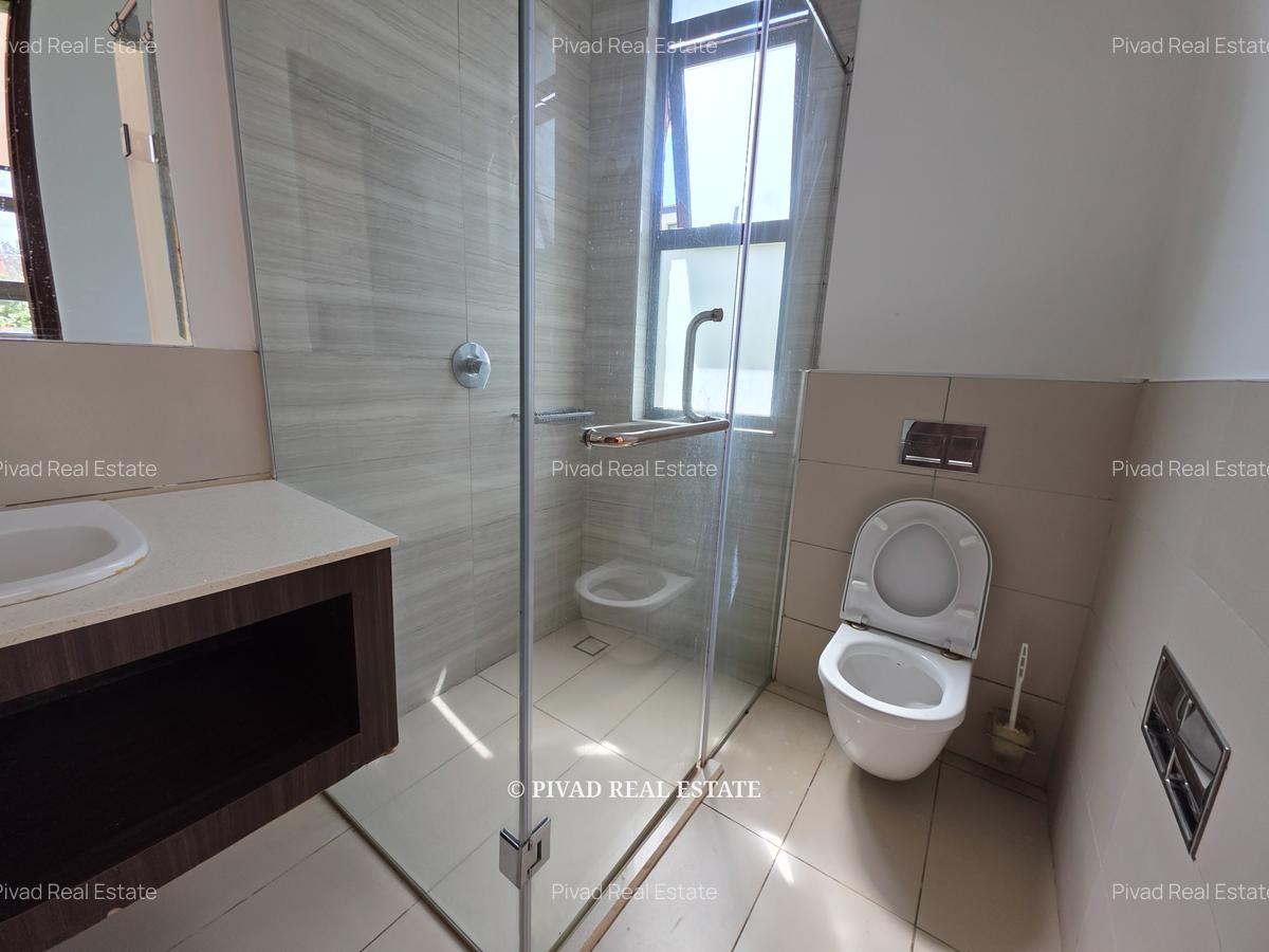 4 Bed Townhouse with Garden in Garden Estate - 7