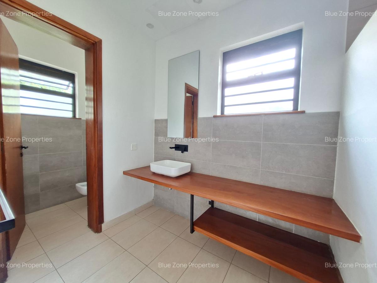 3 Bed Villa with En Suite at Off Redhill Road - 12