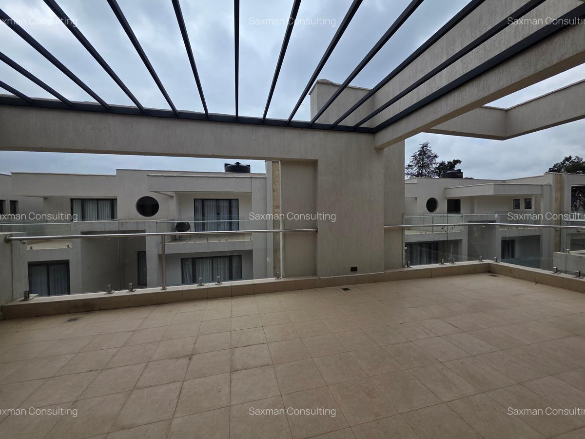 6 Bed Townhouse with En Suite in Lavington - 16