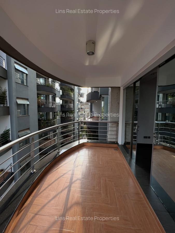 3 Bed Apartment with En Suite in Riverside - 1