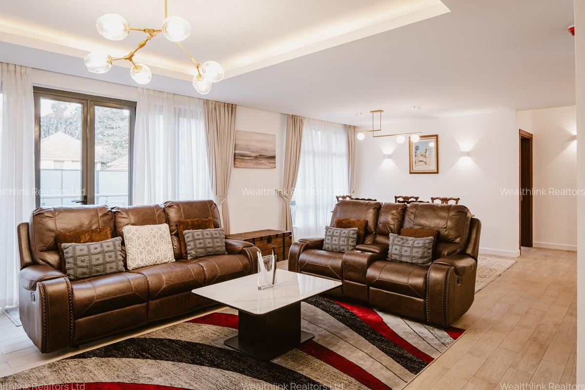 4 Bed Townhouse with En Suite at Two Rivers - 17