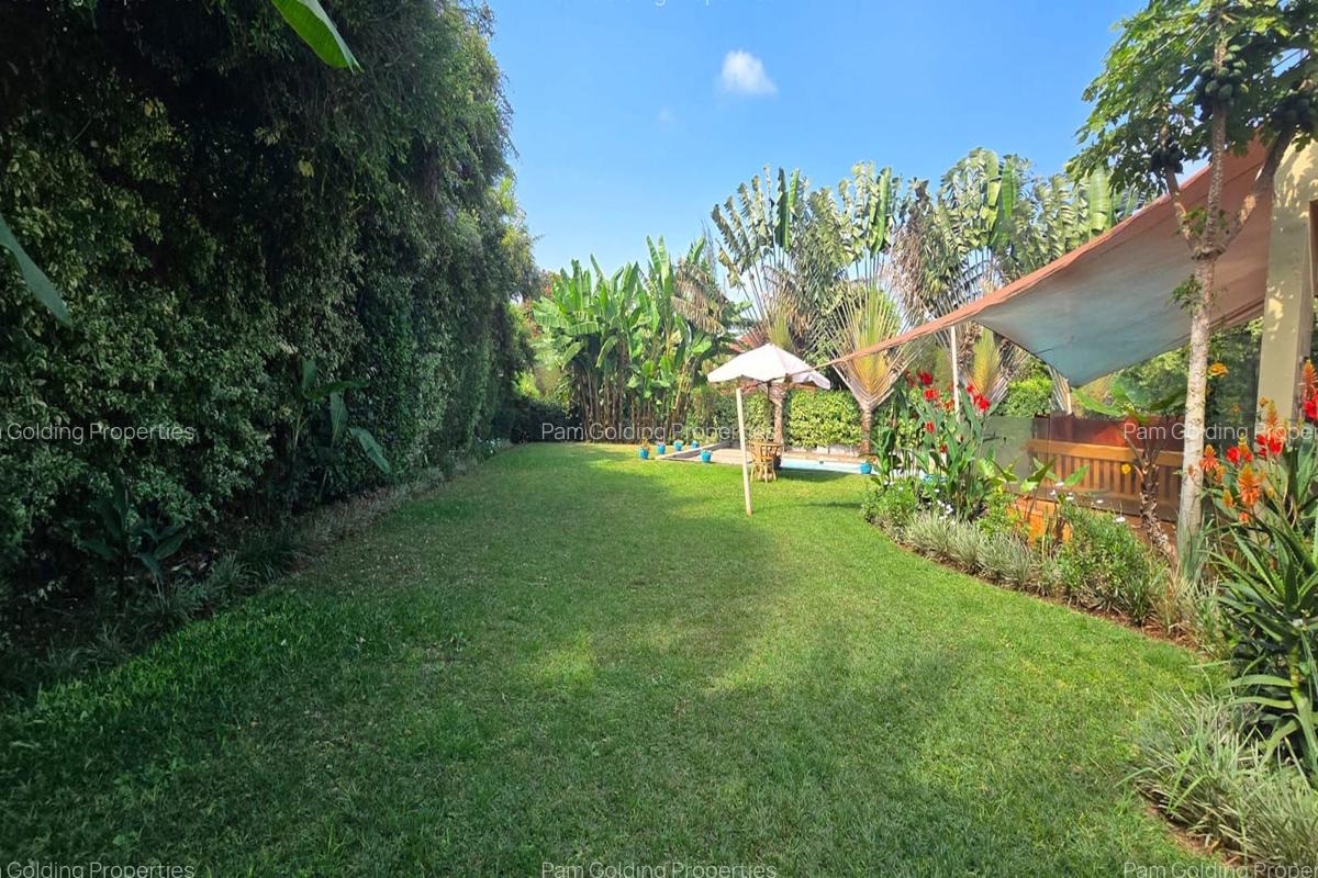 4 Bed House with En Suite in Runda - 12