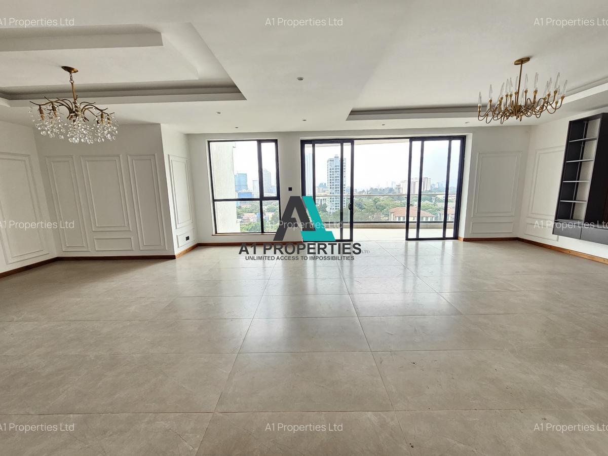 4 Bed Apartment with En Suite in Riverside - 3