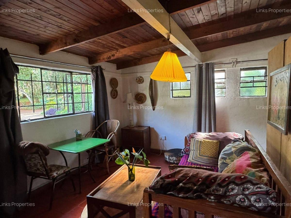 1 Bed House with En Suite at Karen - 2
