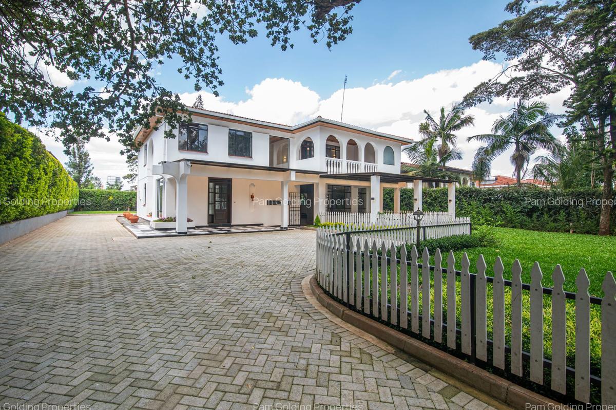 5 Bed House at Ridgeways - 2