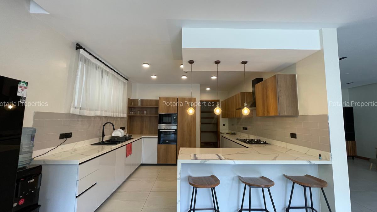 4 Bed Apartment with En Suite in Spring Valley - 2