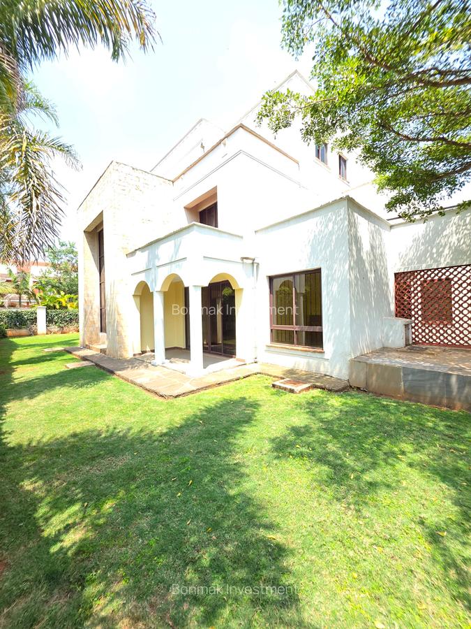 4 Bed Townhouse with En Suite at Lavington Green - 6