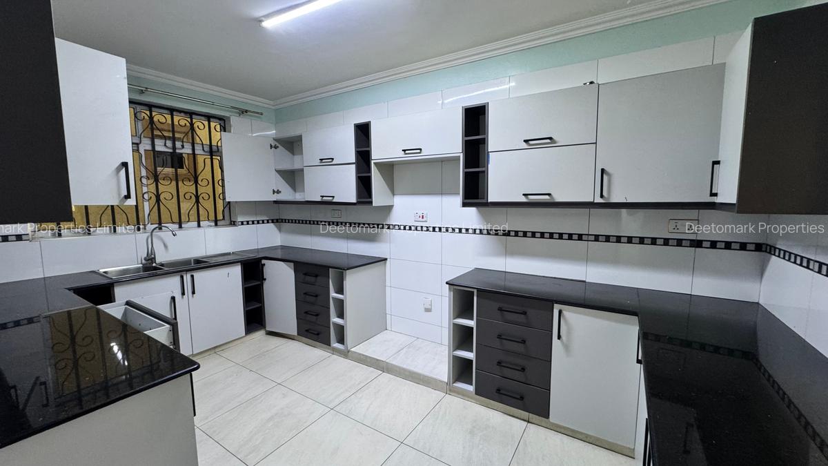8 Bed Townhouse with En Suite at Langata - 10