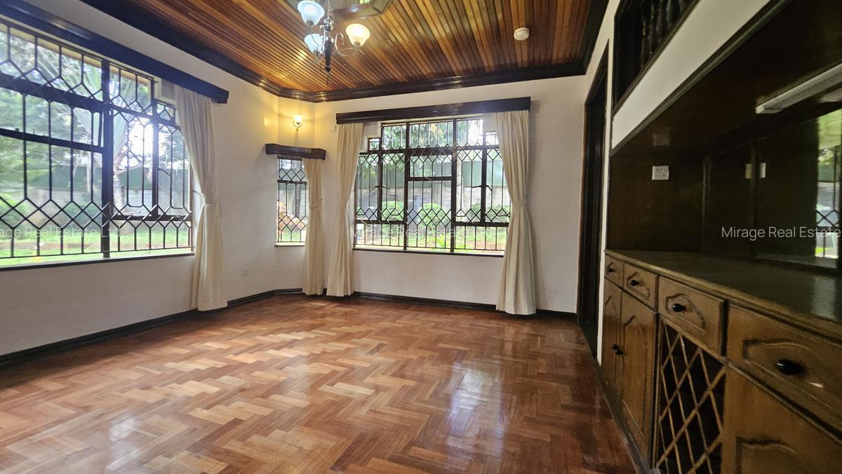 5 Bed House with En Suite in Runda - 18
