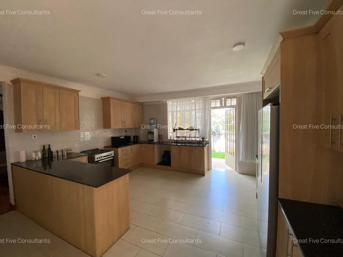 5 Bed House with En Suite in Runda - 5