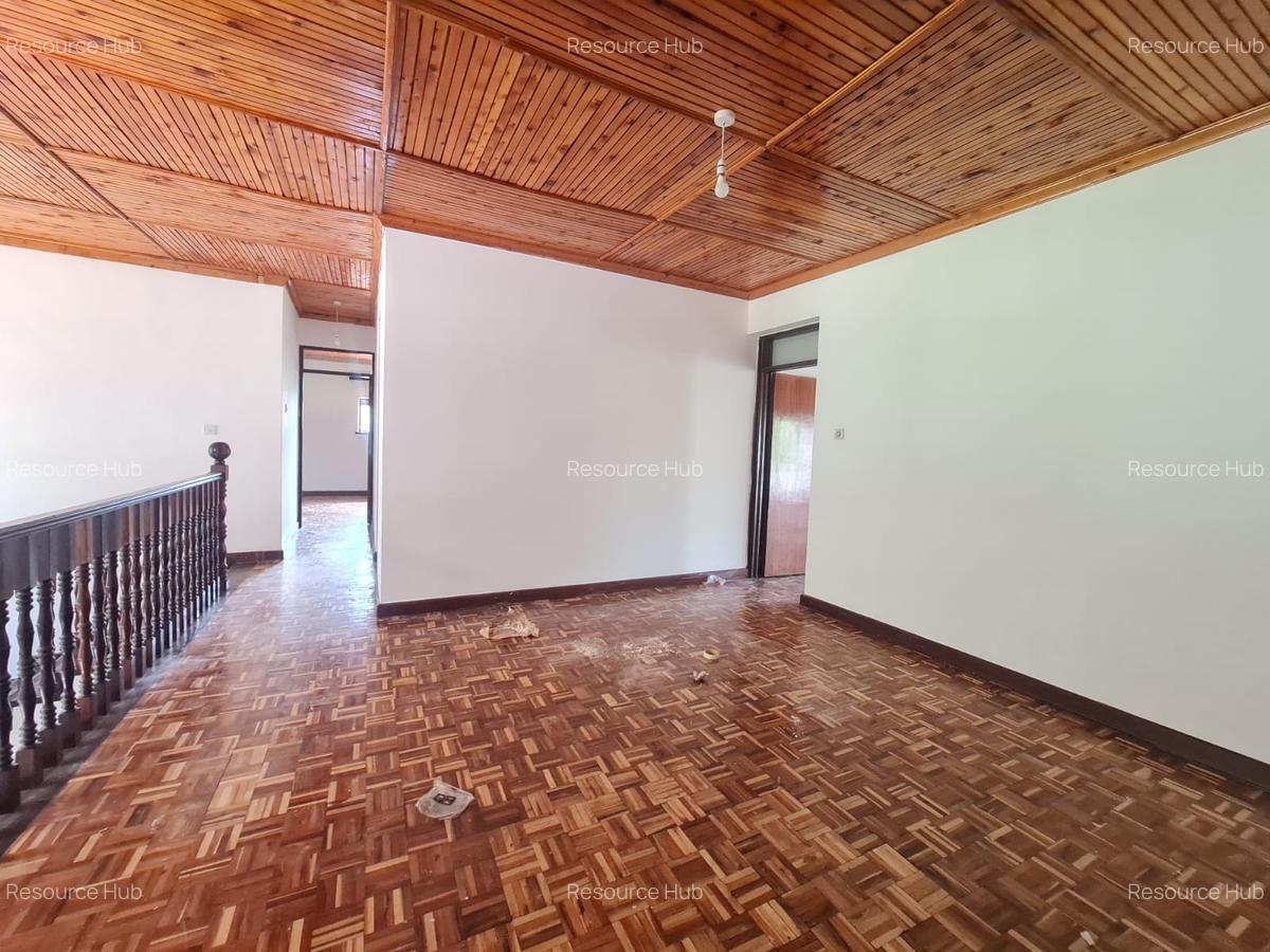 6 Bed House with En Suite at Nyari - 12