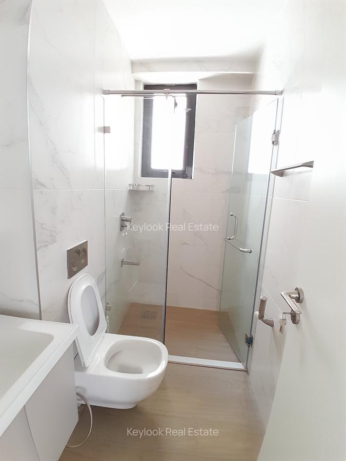 3 Bed Apartment with En Suite at Riverside - 16