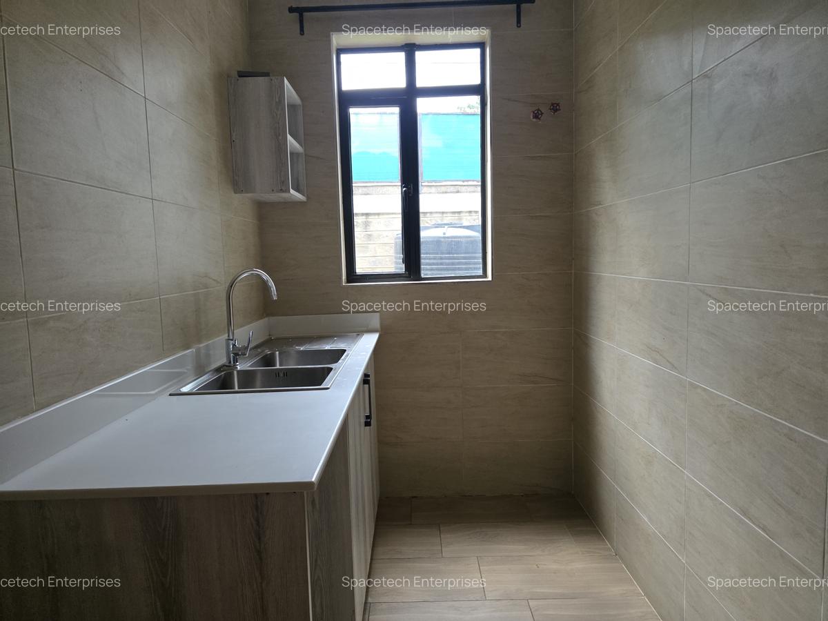 5 Bed Townhouse with En Suite in Ridgeways - 10